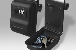Caixa salva as chaves do veículo Key Vigilant. Grande capacidade Com combinação.